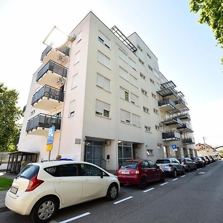Block Apartment Park Zagreb Exteriör bild